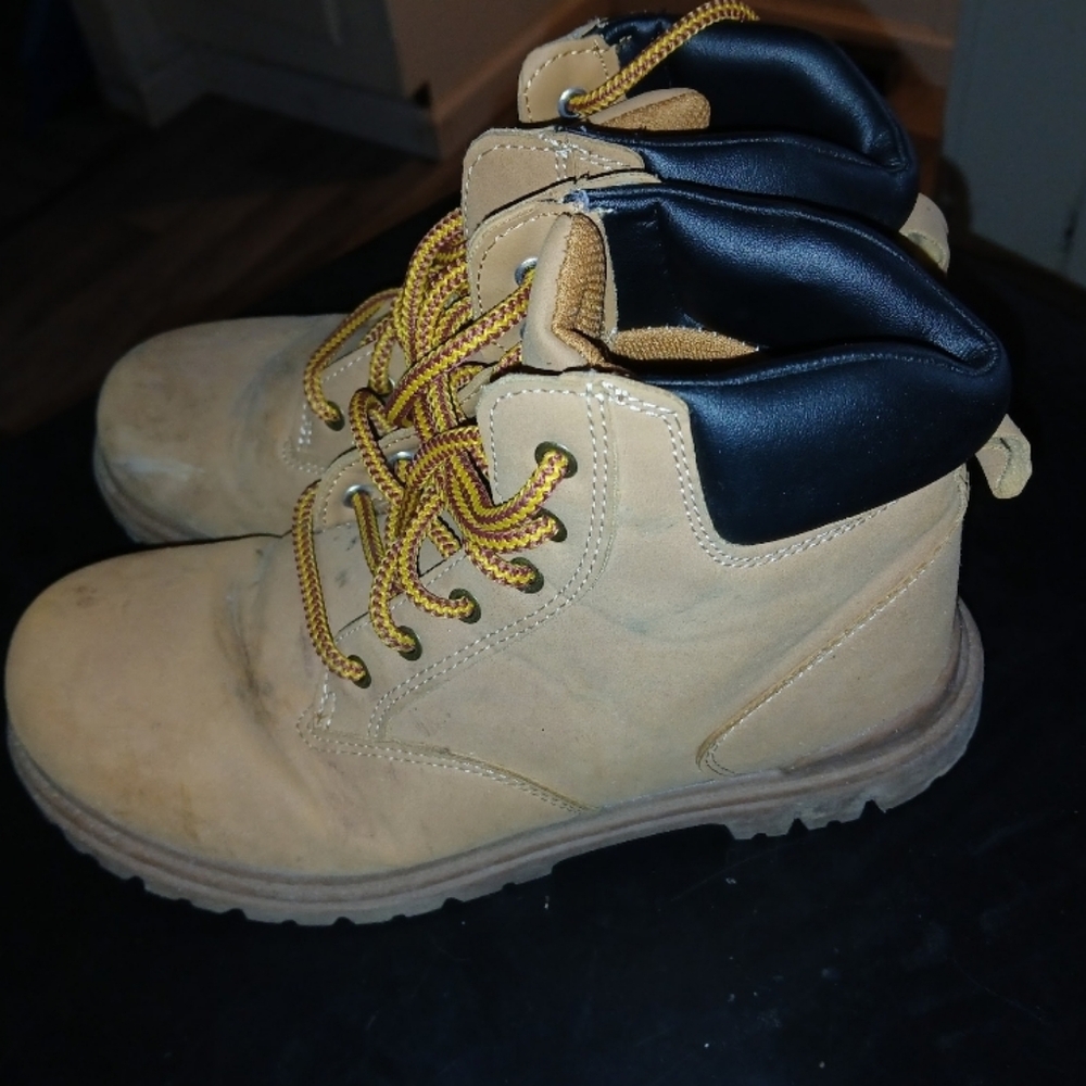 Kids Tan Work / Outside Boots